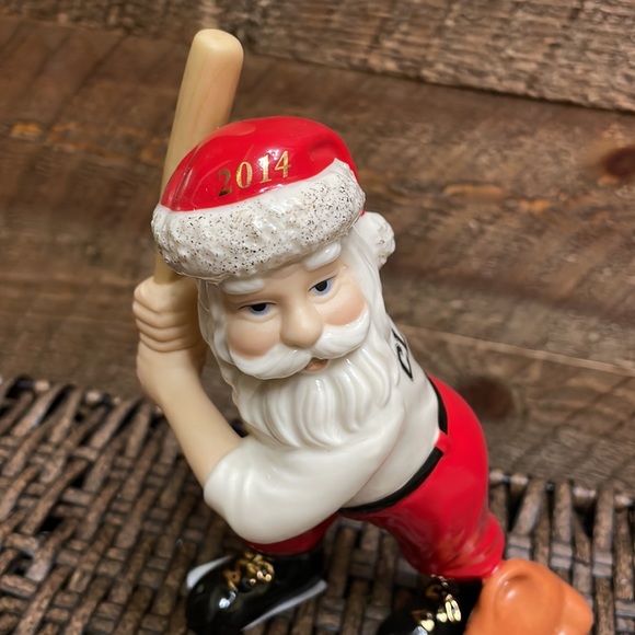 Lenox American by Design “2014 Baseball Santa” Figurine COLLECTIBLE - Picture 11 of 14